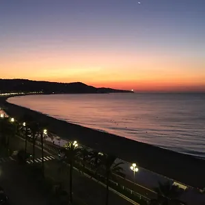  Appartement Avec Vue Sur La Promenade Des